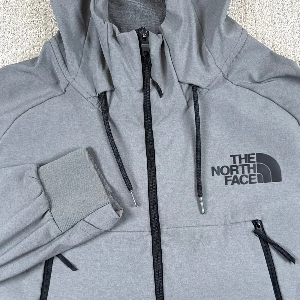 The North Face Mens Small Gray Tech Full Zip Hoodie Jacket Soft Shell NF0A3LWP